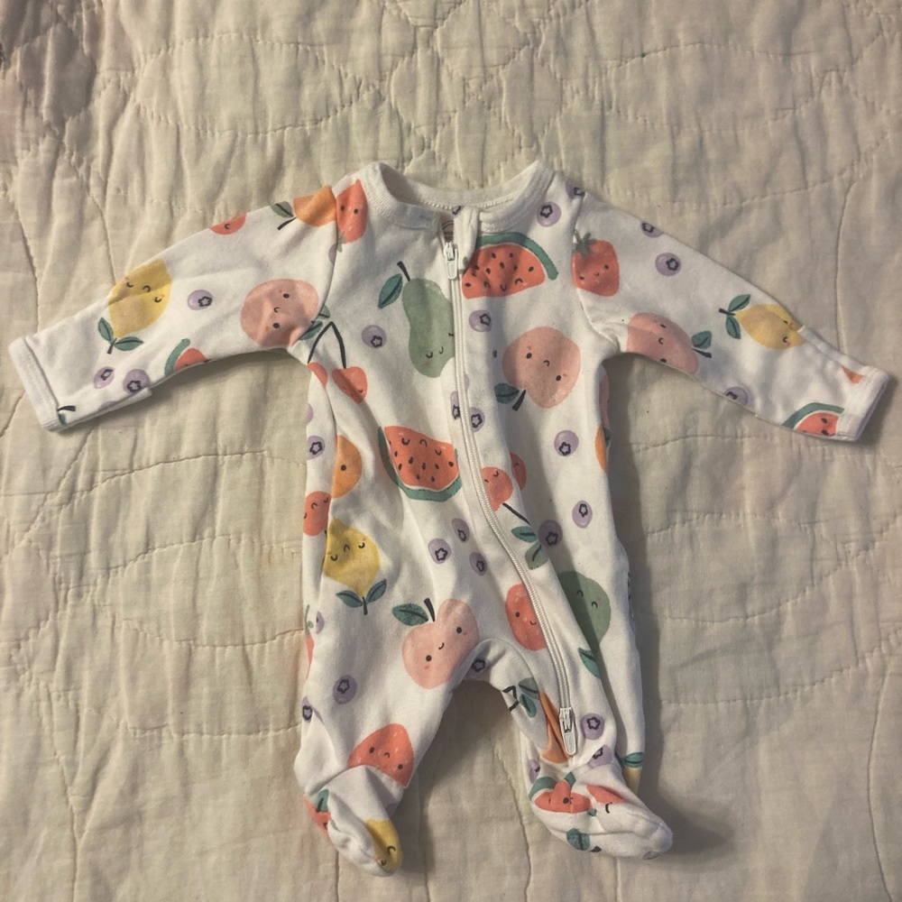 10/$20 sale! Wonder Nation White Fruit Print Footie